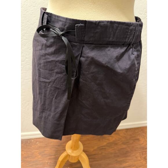 GAP Dresses & Skirts - Black mini skirt with pockets and tie